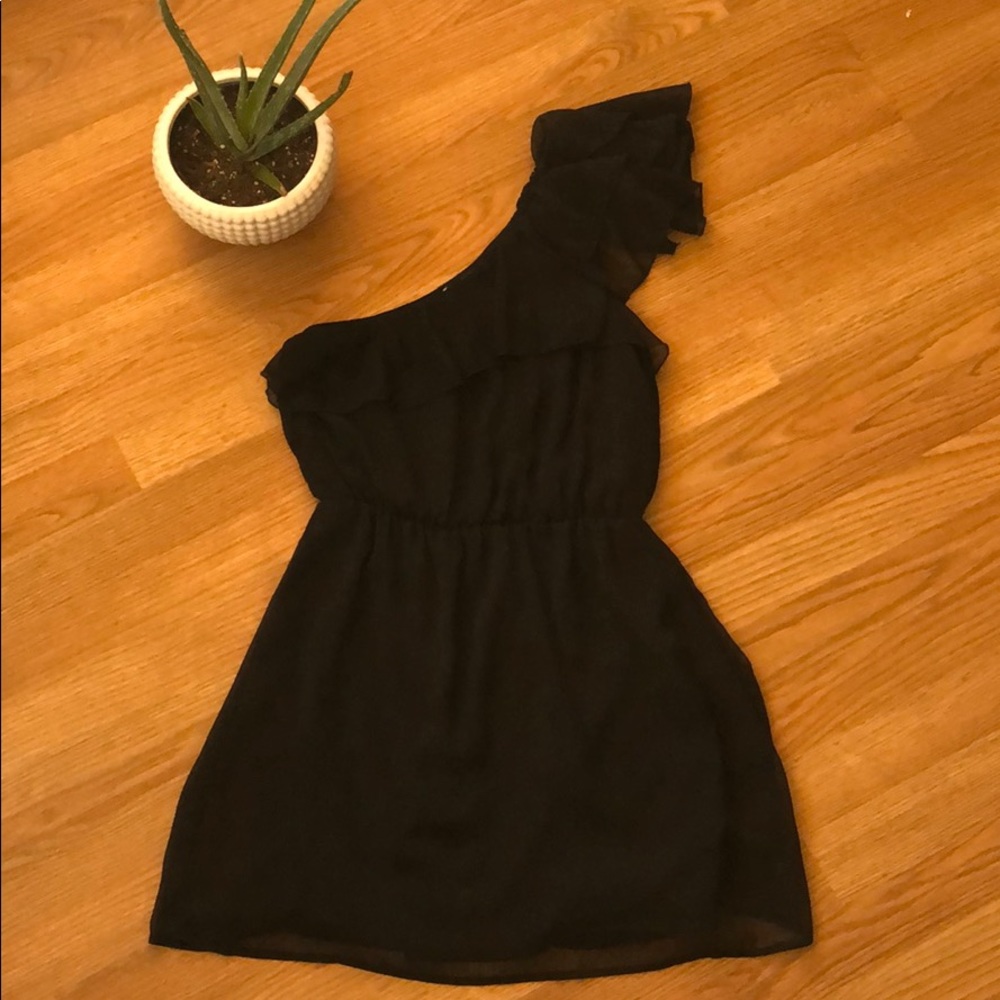 One-Shoulder Black Ruffle Dress